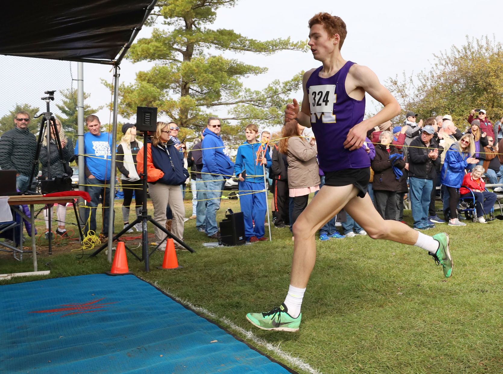 Dixon's final lap for Monticello